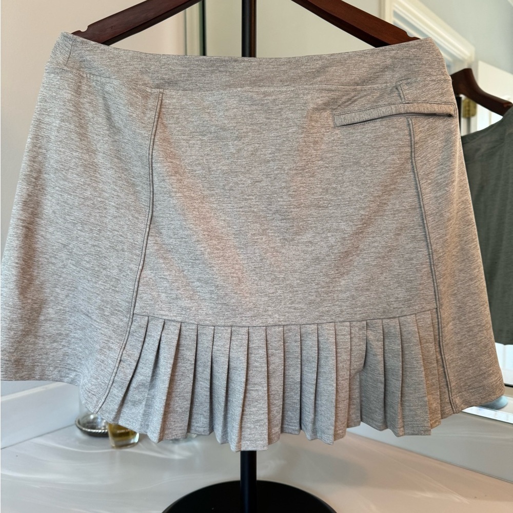 Slazenger‎ Golf Skort Gray with Pleated back Large - Picture 2 of 9